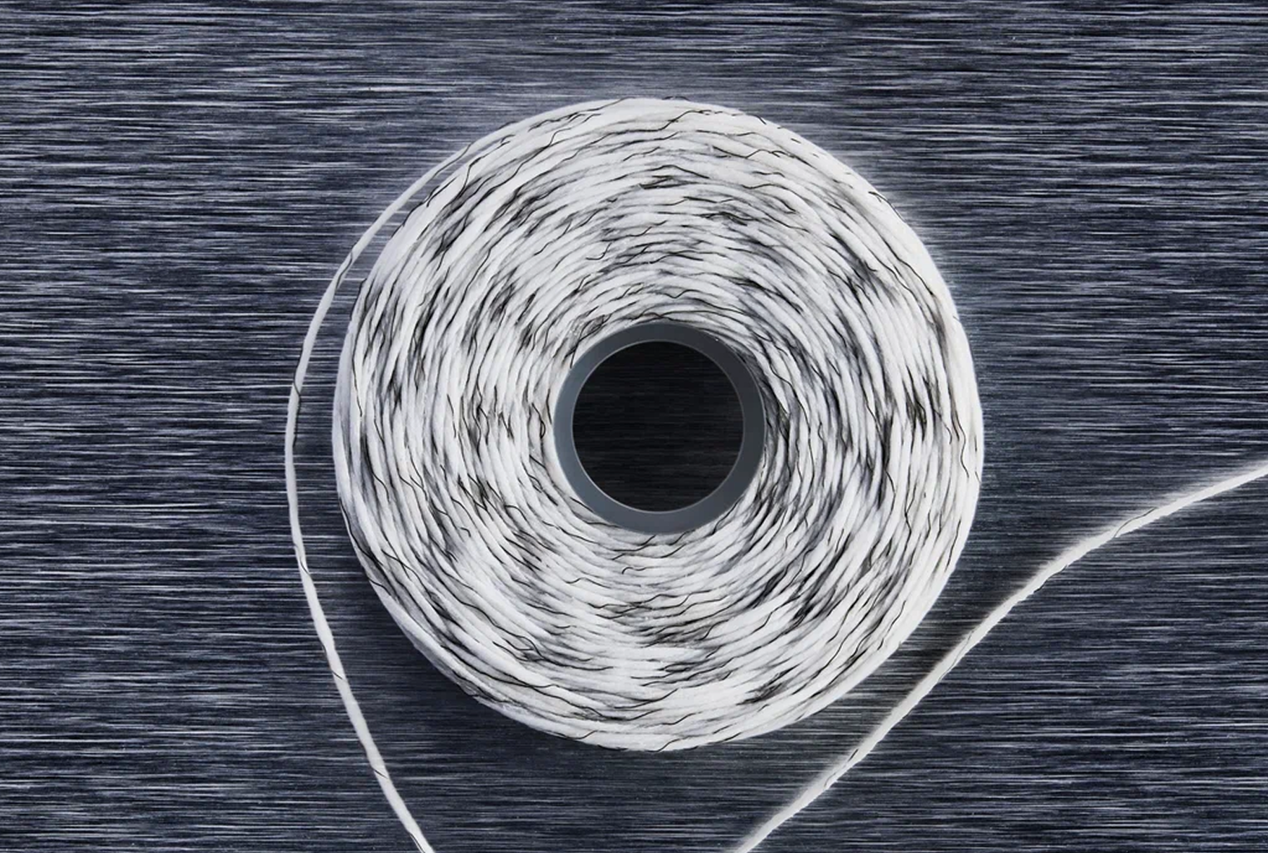 EJI_Situ_Floss_Hands_0327_HERO__1.png